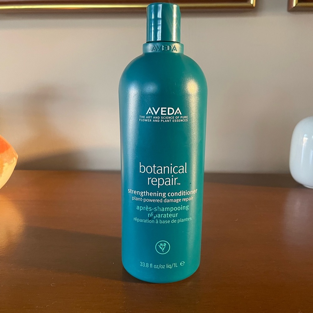 New Aveda BOTANICAL REPAIR™ STRENGTHENING CONDITIONER - 1 liter